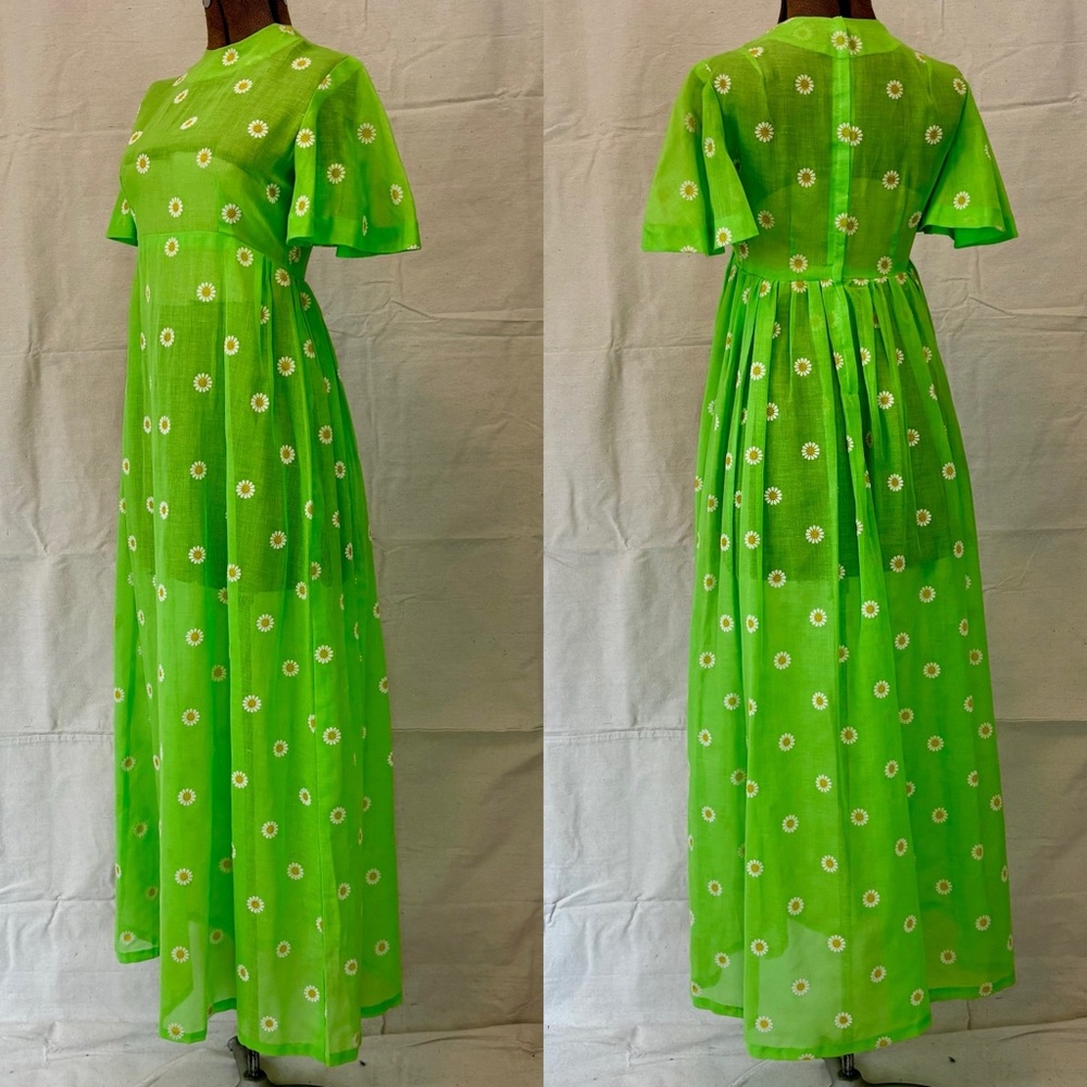 Vintage 60s Neon Green Velvet Flocking Daisies Sheer Flutter Sleeve size S/XS